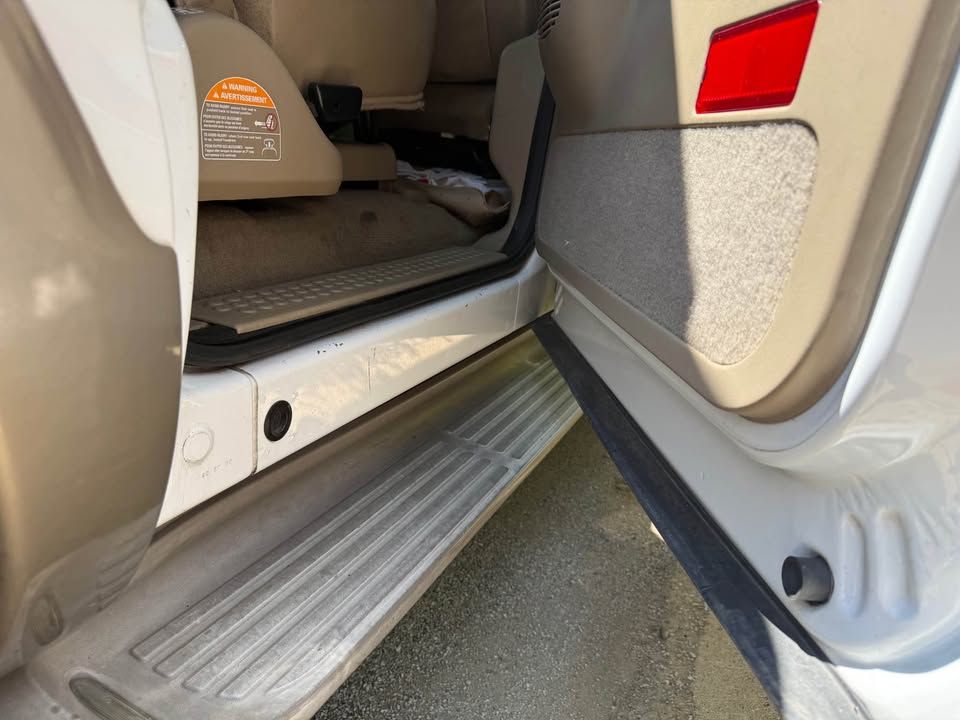 Used 2005 Ford Excursion Eddie Bauer RWD image 14
