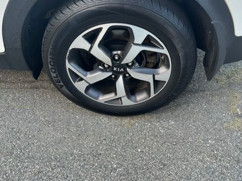 Used 2020 Kia Sportage LX AWD/4WD image 6