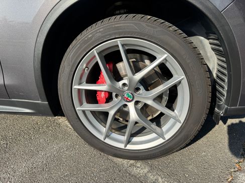 Used 2018 Alfa Romeo Stelvio Ti Sport image 11