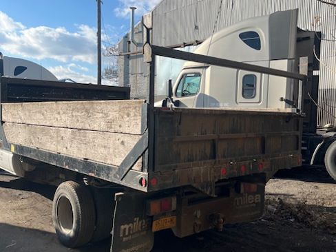Used 2006 Chevrolet Silverado 3500 4x4 Regular Cab w/ Snow Plow Prep Package image 4