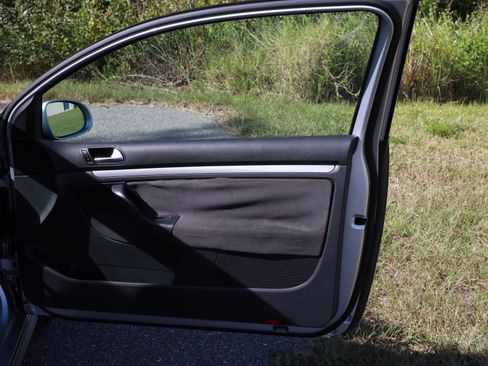 Used 2007 Volkswagen GTI 2.0T 2-Door image 28