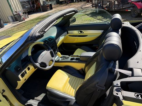 Used 2002 Ford Thunderbird image 2