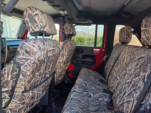 Used 2010 Jeep Wrangler Unlimited Sport image 10