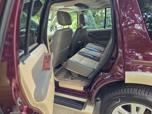 Used 2006 Ford Explorer Eddie Bauer image 15
