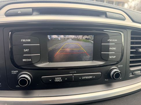 Used 2016 Kia Sorento EX image 26