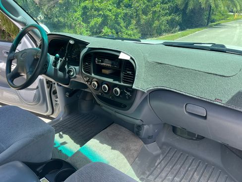 Used 2002 Toyota Tundra Limited image 19