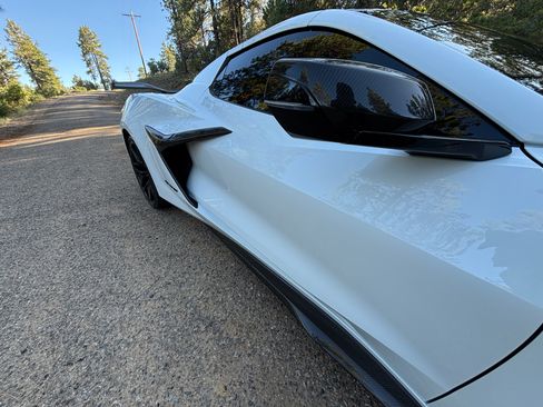 Used 2024 Chevrolet Corvette Z06 w/ Z07 Performance Package RWD image 22