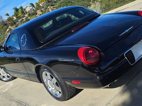 Used 2004 Ford Thunderbird image 8