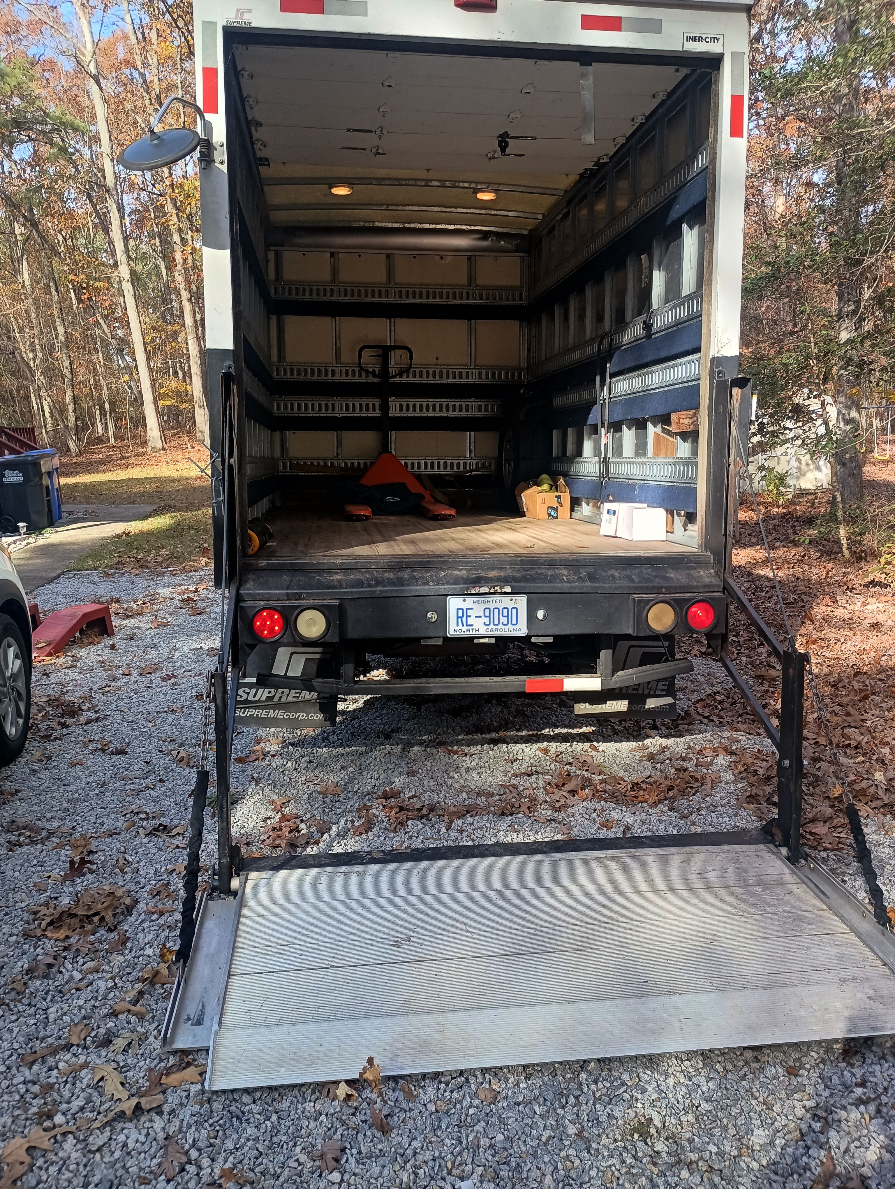 Used 2016 Chevrolet Express 3500 RWD image 8