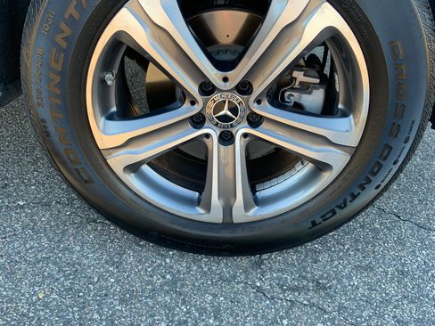 Used 2019 Mercedes-Benz GLC 300 image 4