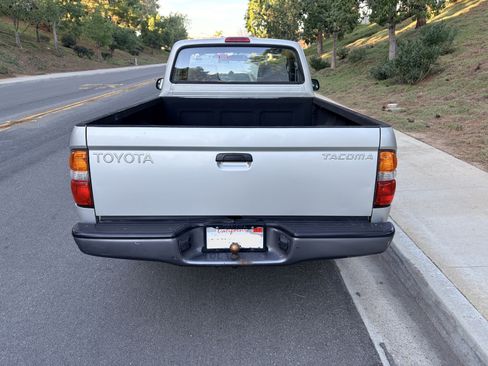 Used 2001 Toyota Tacoma 2WD Regular Cab image 4