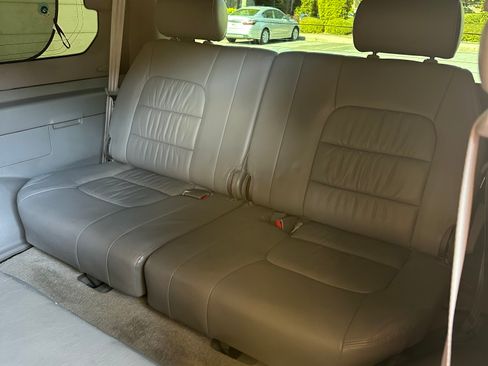 Used 2003 Lexus LX 470 4WD image 12