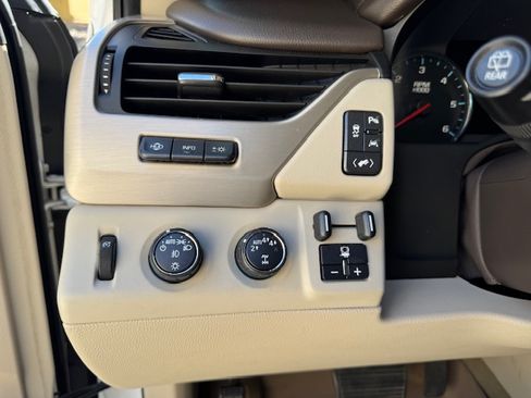 Used 2017 GMC Yukon XL Denali w/ Open Road Package image 8