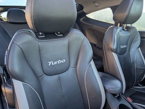 Used 2013 Hyundai Veloster Turbo w/ Ultimate Pkg image 13