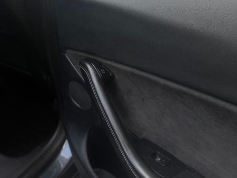 Used 2021 Tesla Model Y Performance image 11