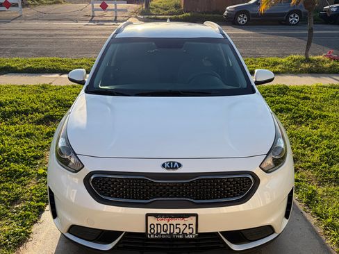 Used 2018 Kia Niro LX image 19