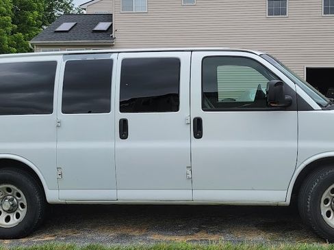 Used 2009 Chevrolet Express 1500 LT Van 3D w/ LT Preferred Equipment Group image 4