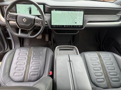 Used 2023 Rivian R1T Adventure image 5