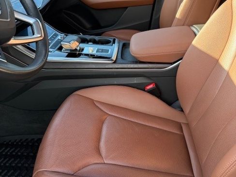 Used 2021 Audi Q8 Premium Plus w/ Premium Plus Package image 12