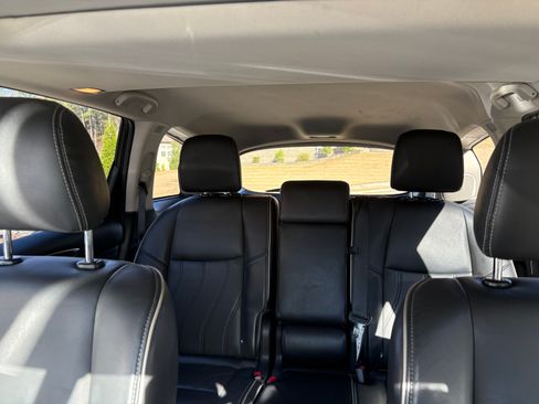 Used 2019 INFINITI QX60 Luxe w/ Essential Package image 12