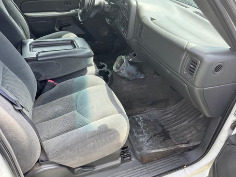 Used 2004 Chevrolet Silverado 1500 4x4 Extended Cab w/ Light Duty Power Package image 10