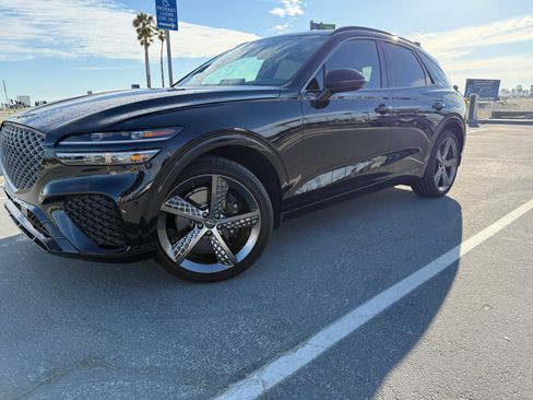 Used 2023 Genesis GV70 2.5T w/ Sport Prestige Package image 1
