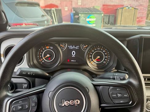 Used 2024 Jeep Wrangler Sport image 8