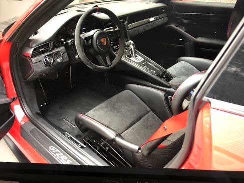 Used 2018 Porsche 911 GT2 RS image 8