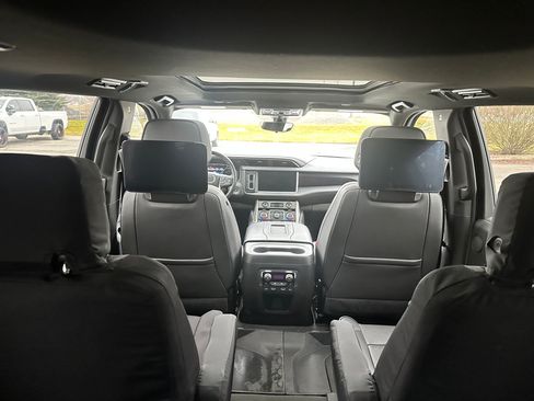 Used 2021 GMC Yukon XL Denali w/ Denali Premium Package AWD/4WD image 24