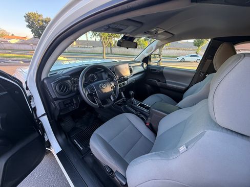 Used 2019 Toyota Tacoma SR image 11