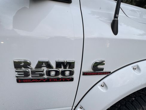 Used 2018 RAM 3500 Tradesman w/ Chrome Appearance Group image 4