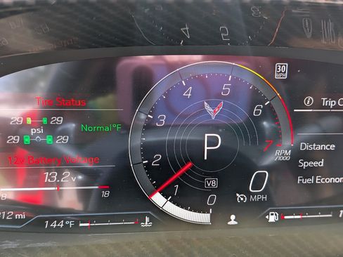 Used 2024 Chevrolet Corvette Stingray Premium Cpe w/ Z51 Performance Package image 30