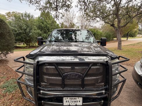 Used 2016 Ford F250 XLT w/ XLT Value Package image 2