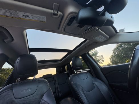 Used 2015 Jeep Cherokee Limited w/ Luxury Group image 32