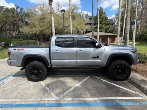 Used 2021 Toyota Tacoma TRD Off-Road w/ Technology Package image 1