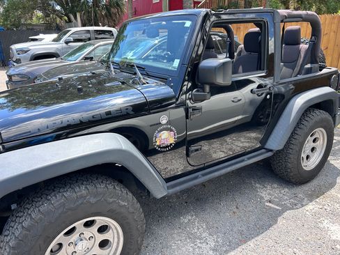 Used 2016 Jeep Wrangler Sport AWD/4WD image 9