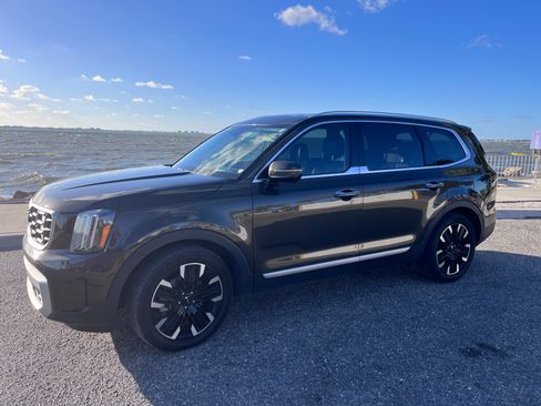 Used 2023 Kia Telluride SX Prestige image 1