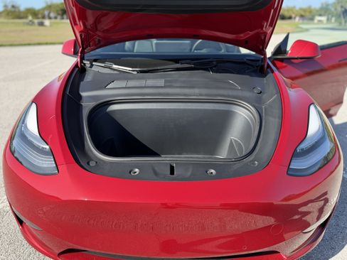 Used 2021 Tesla Model Y Long Range image 17