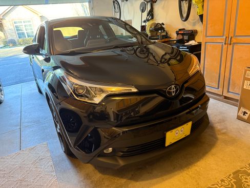 Used 2019 Toyota C-HR Limited image 4
