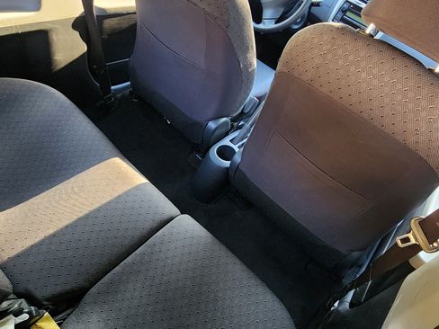 Used 2009 Toyota Yaris 2-Door Hatchback image 14