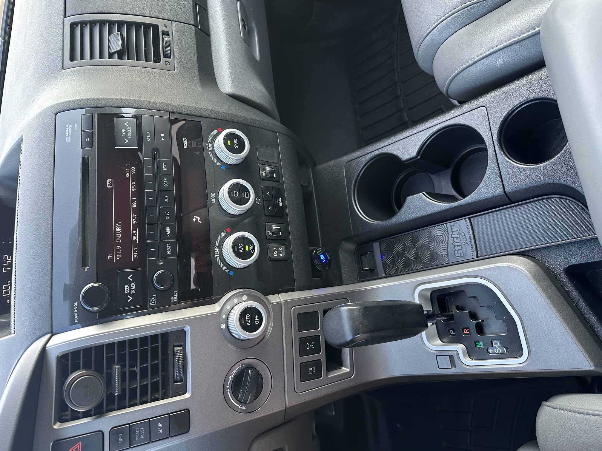 Used 2011 Toyota Sequoia SR5 w/ Premium Pkg AWD/4WD image 17