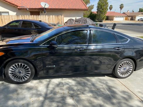 Used 2013 Ford Fusion Titanium w/ Titanium Driver Assist Pkg FWD image 3