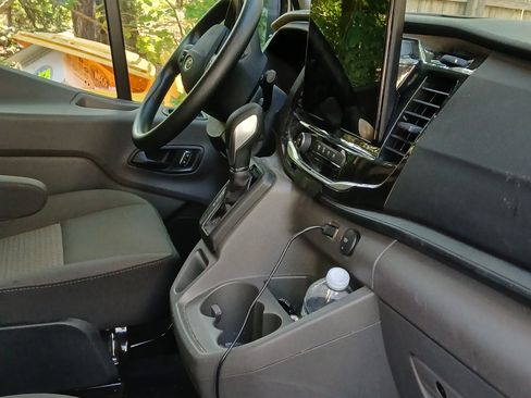 Used 2024 Ford Transit 350 XLT image 8