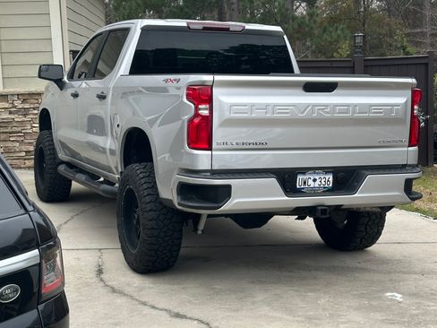 Used 2020 Chevrolet Silverado 1500 Custom w/ Custom Value Package image 14