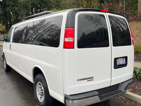 Used 2016 Chevrolet Express 3500 LT w/ LT Preferred Equipment Group image 15