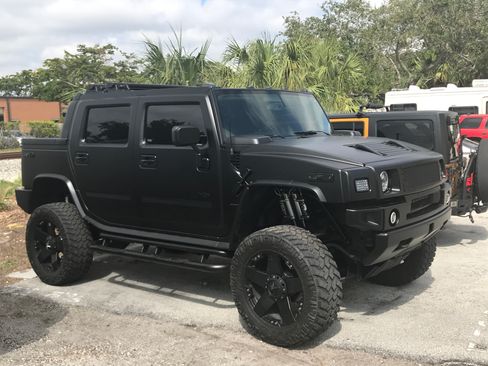Used 2005 HUMMER H2 SUT w/ Preferred Equipment Group AWD/4WD image 18