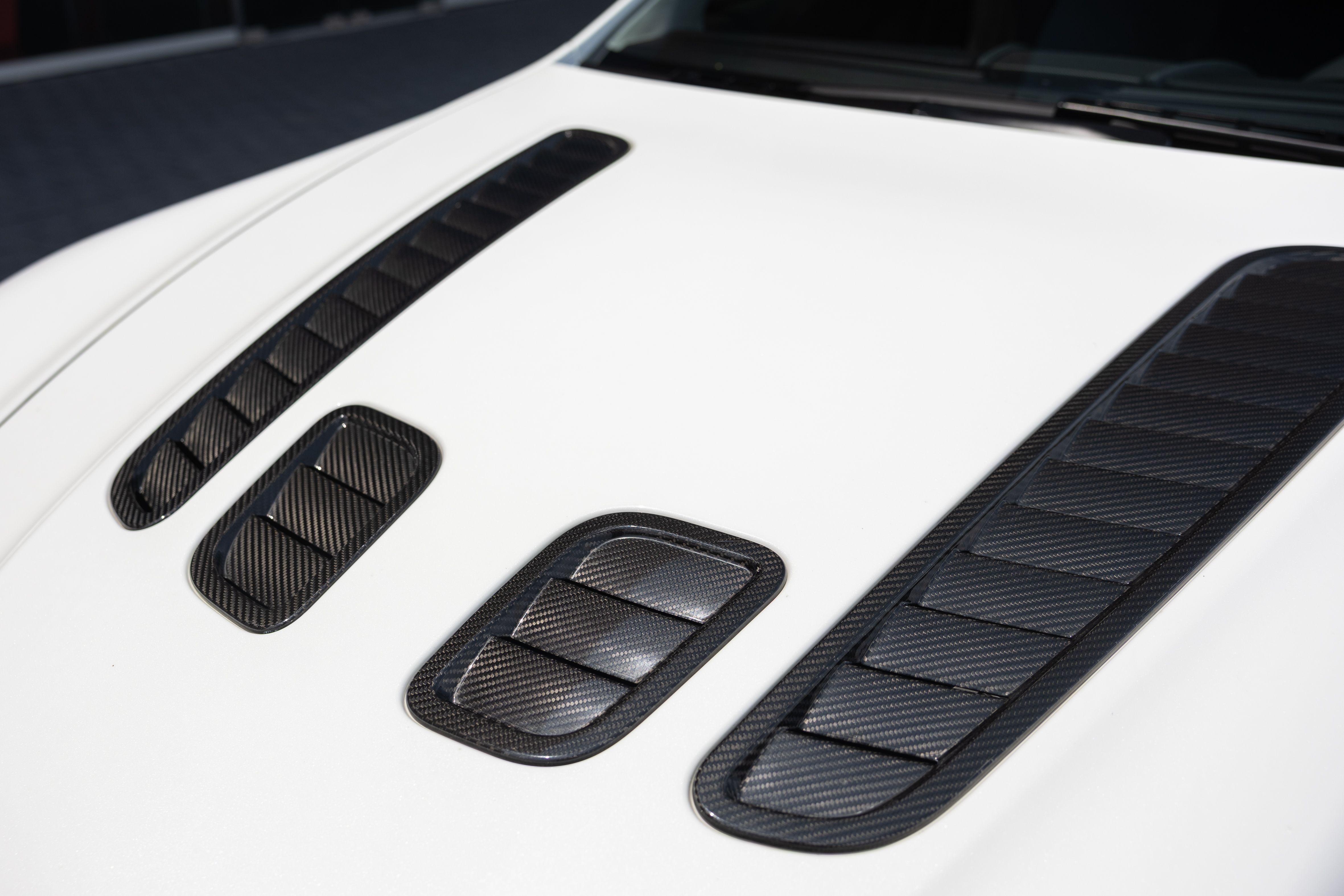Used 2012 Aston Martin V12 Vantage Coupe RWD image 18