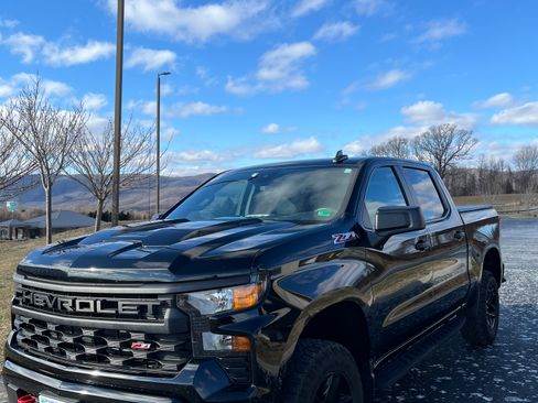 Used 2023 Chevrolet Silverado 1500 Custom Trail Boss image 1