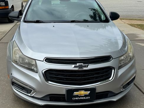 Used 2016 Chevrolet Cruze LS FWD image 4