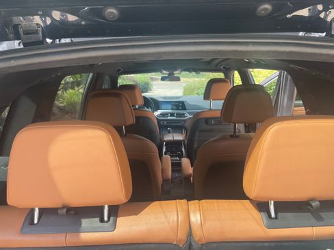 Used 2019 BMW X7 xDrive40i w/ Premium Package AWD/4WD image 11
